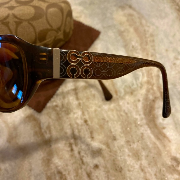 Coach frame for sunglass lenses with branded case. Model S2021. - Picture 2 of 7